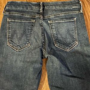 MOTHER LOOKER ANKLE FRAY JEANS